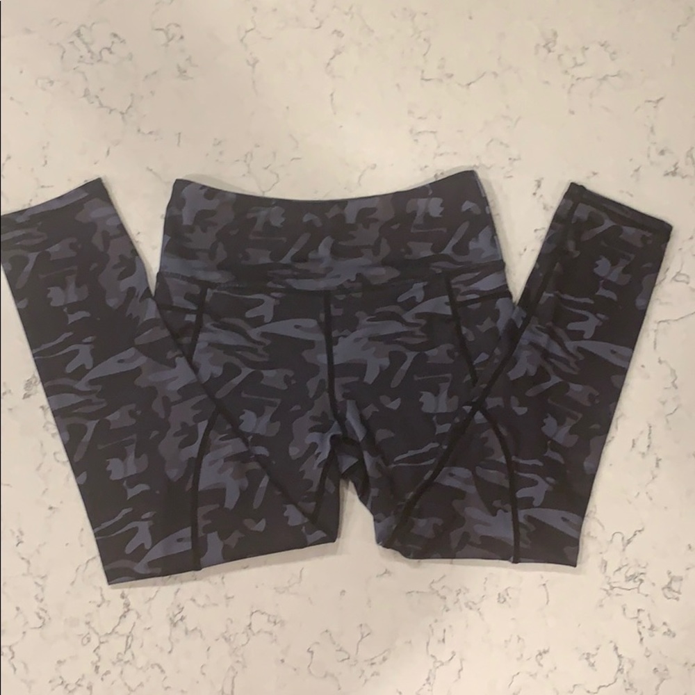Zyia Active hi-rise black and gray camo leggings